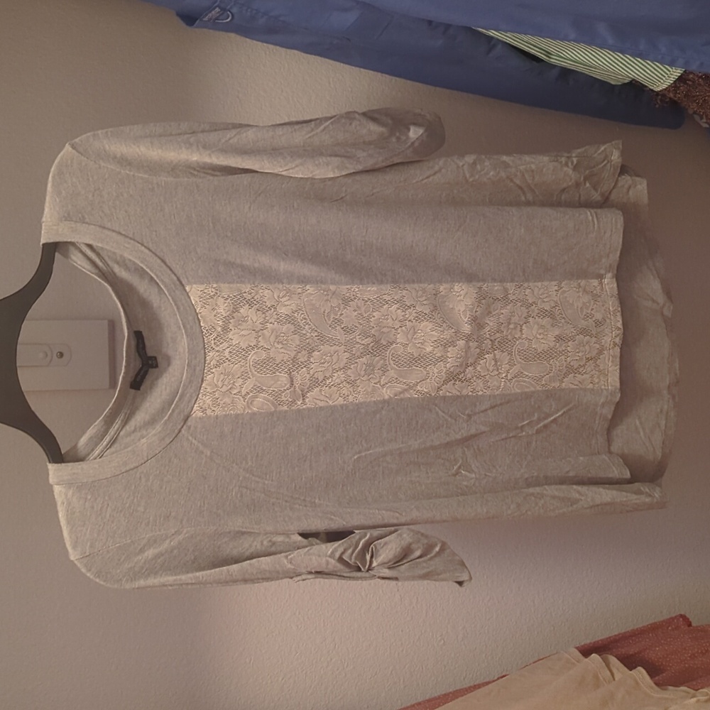 Long sleeve gray shirt